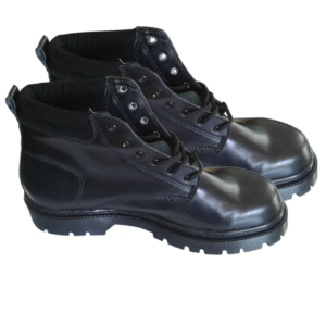 Botas de cuero liso con punta de acero marca HS&S