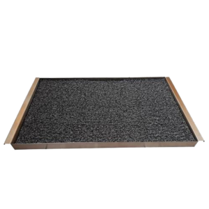 Bandeja de aluminio con alfombra de sanitización , para desinfección de calzado marca HS&S Medidas 35 x 40 cm